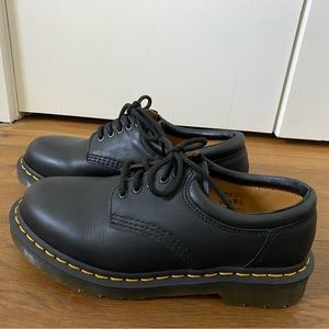 black leather
brand new, never worn
size 6